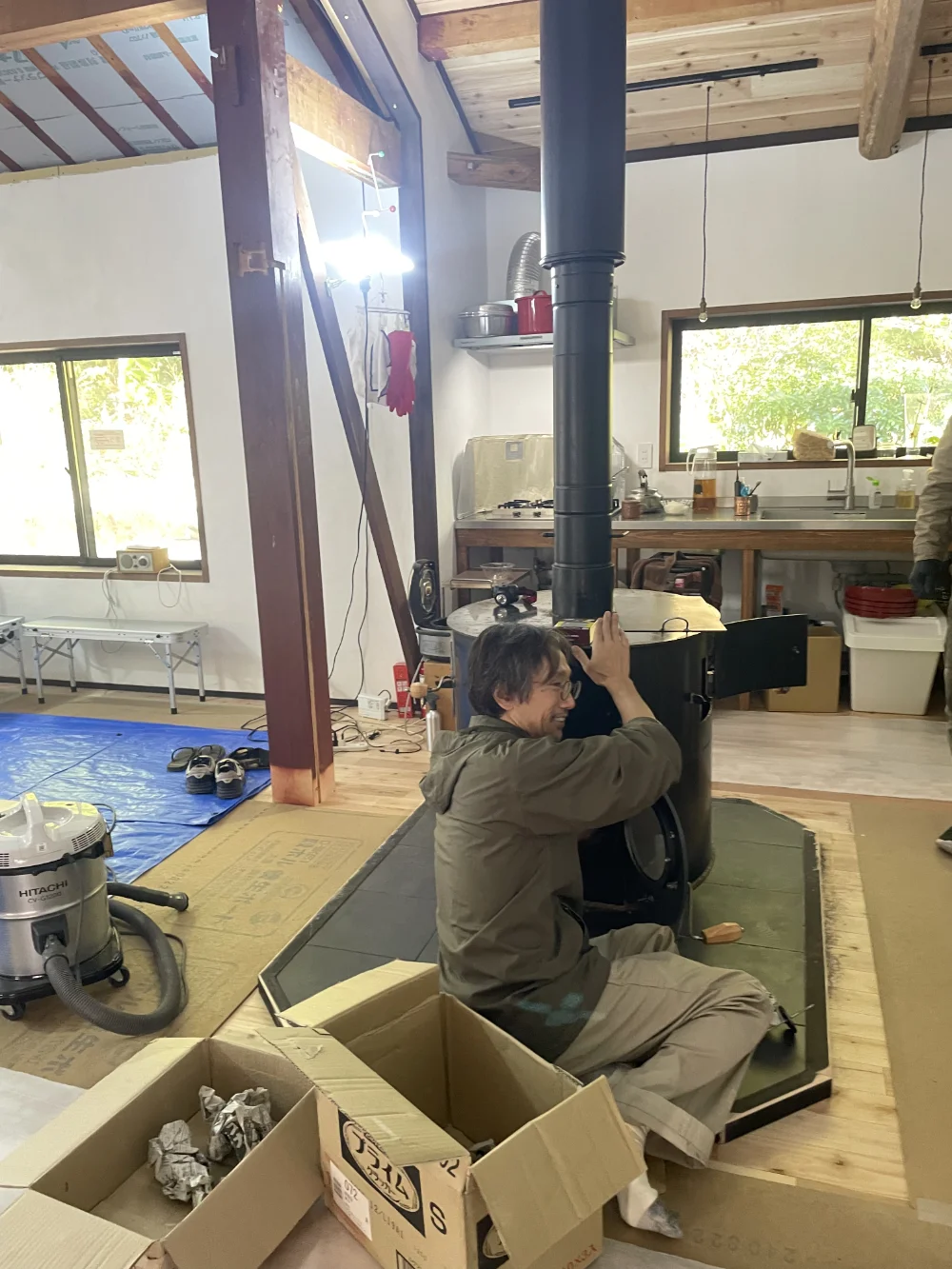 イエルカの薪ストーブ大梅に耐火煉瓦を入れる